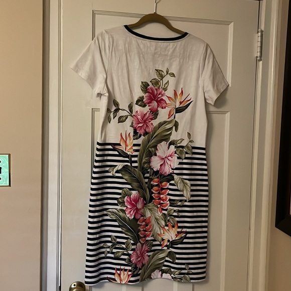 Never worn dress - Picture 3 of 3